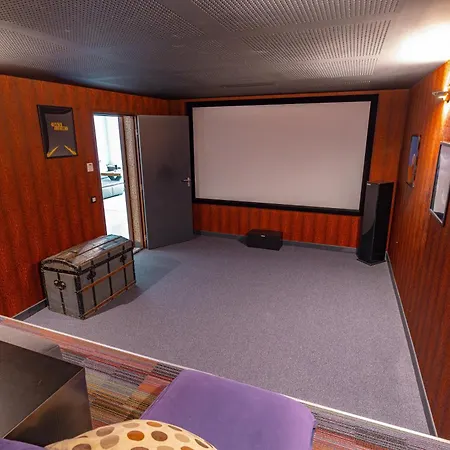 La Maison De Clara- Swimming Pool & Private Cinema *