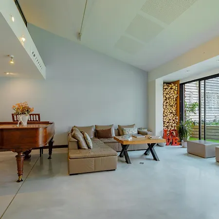 La Maison De Clara- Swimming Pool & Private Cinema Villa